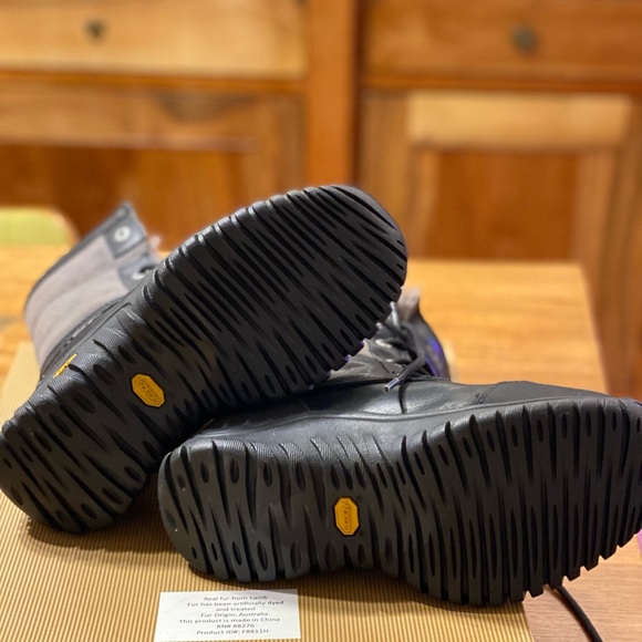UGG boots - Picture 8 of 16